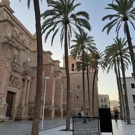Vivienda Bendicho- Catedral Apartment Almeria Exterior photo